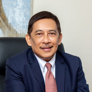 Dr. Arturo S. De La Peña (President and CEO of St. Luke’s Medical Center)
